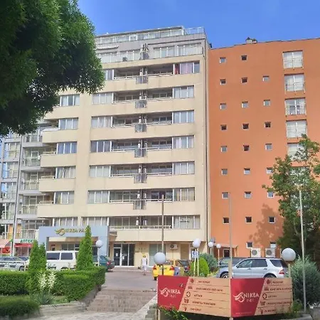 Cozy 1 Bed With Sea View & Pool Lägenhet Varna
